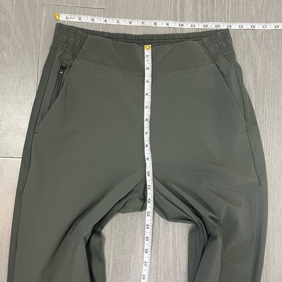 Athleta Textured Brooklyn Jogger Mountain Olive High Waisted Travel Hiking Pants - Picture 14 of 16